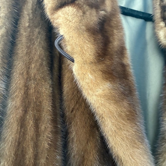 100% Authentic Mink Elegant Brown Fur Coat - Picture 5 of 10